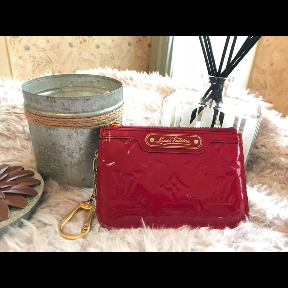 💯 Authentic Vernis Key cles